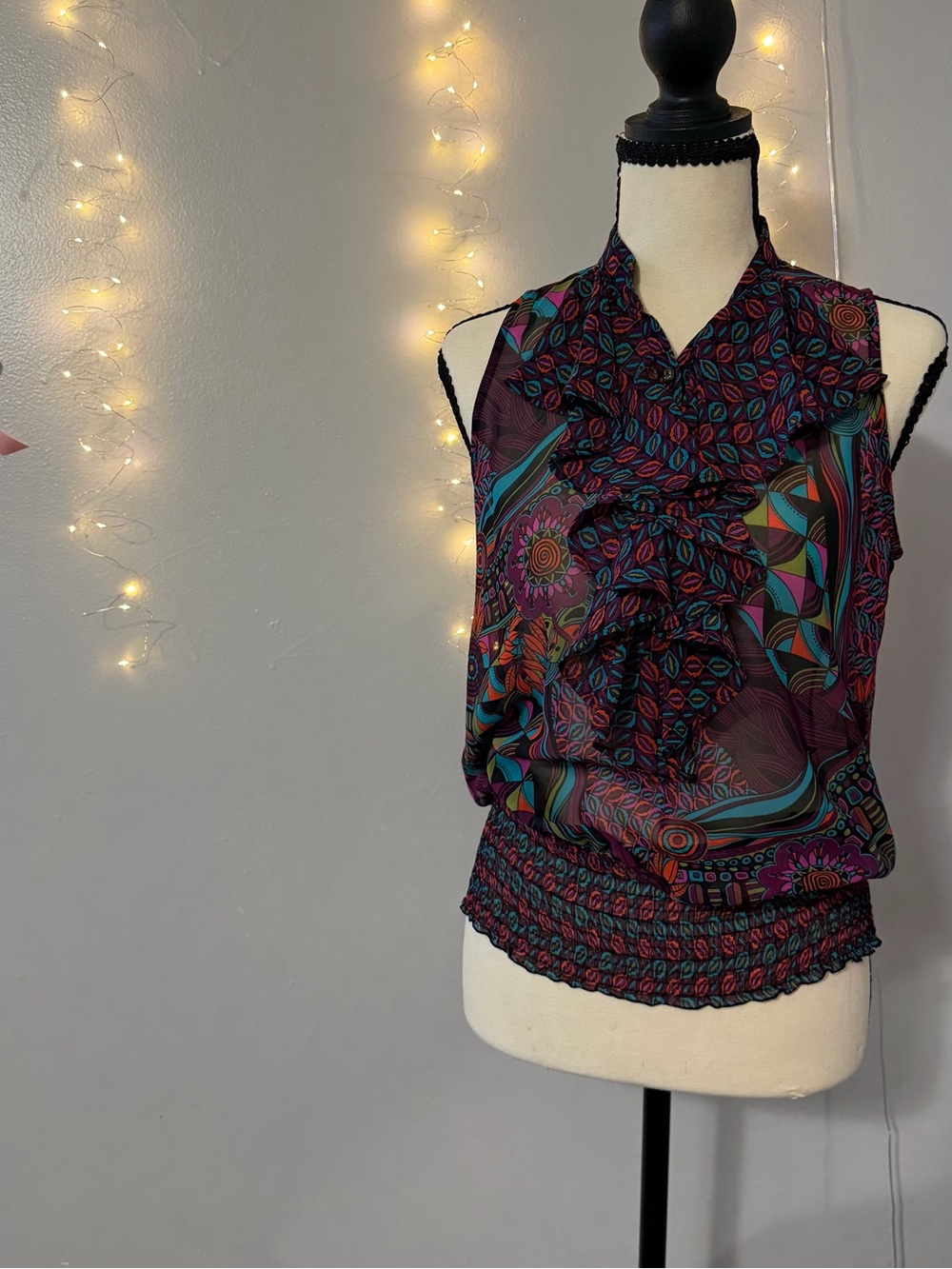 Bisou Bisou Multicolor Ruffled Geo-Print Sleeveless Blouse